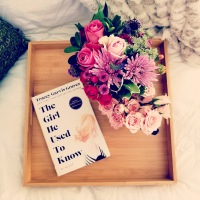 The Girl He Used To Know by Tracey Garvis Graves #bookreview #tarheelreader #thrgirlusedtoknow @tgarvisgraves @stmartinspress #thegirlheusedtoknow #buddyread